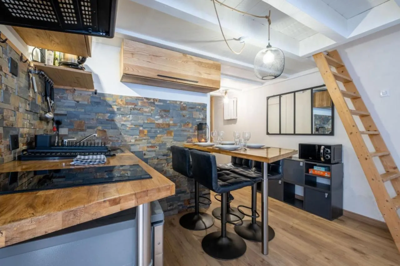 Apt With Nice View Near The Center Of Chamonix Apartment